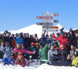 Lyřaři a snowboarďáci v 2700 m.n.m.